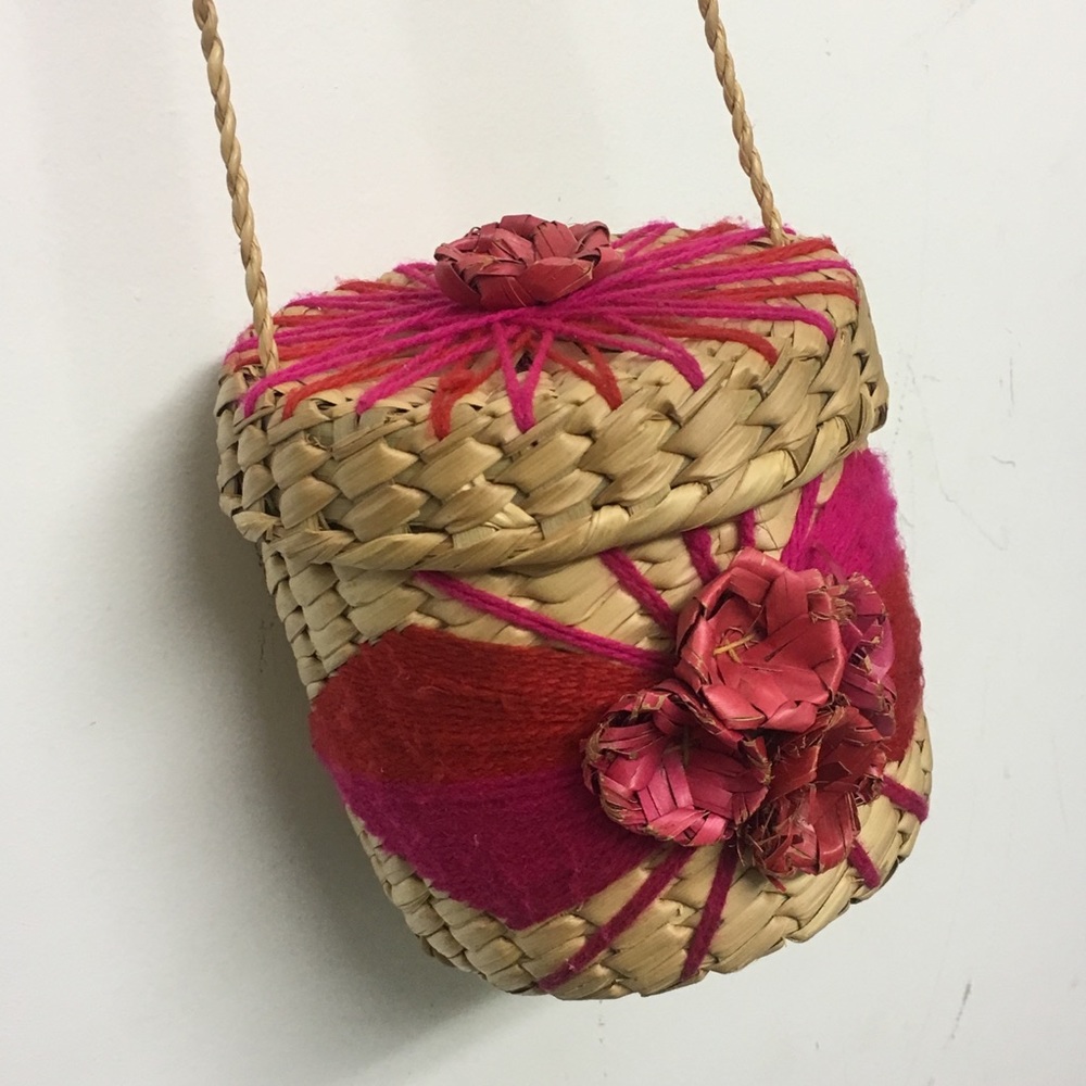 Vtg Woven Raffia Straw Circular Basket Mini Bag